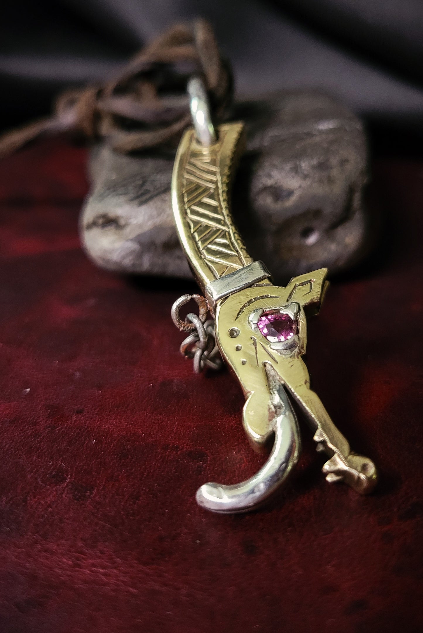 Brass Dragon "chain breaker" -garnet