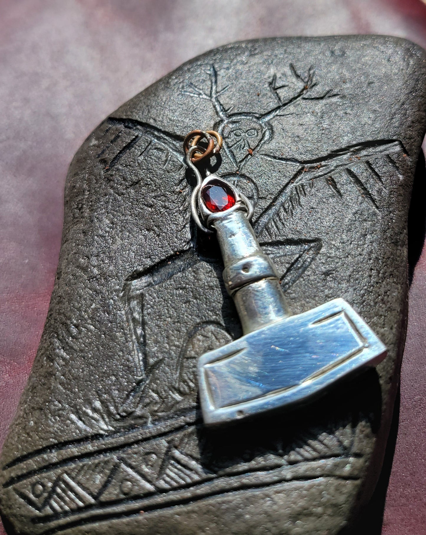 .999 silver Mjolnir -garnet