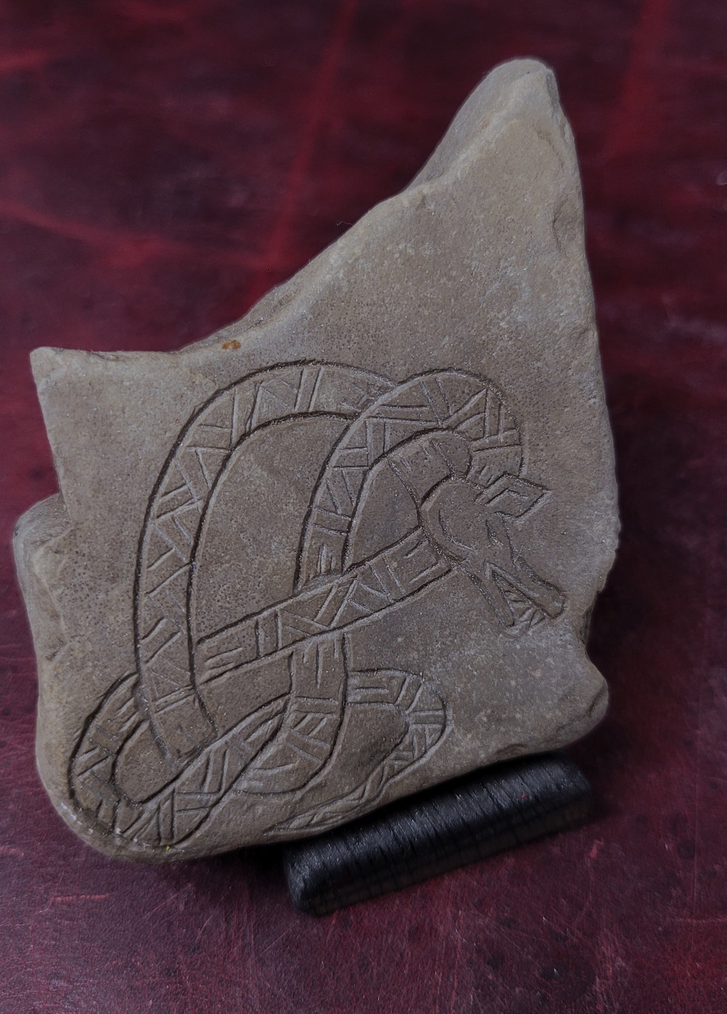 Runestone - dragon knot
