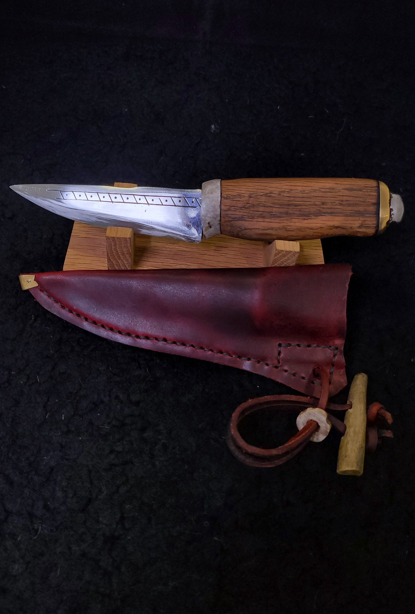 Viking Knife With Carving - A2 Steel