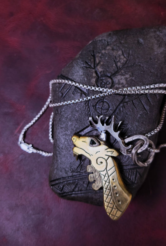 Brass Stag pendant "forest guardian" -emerald