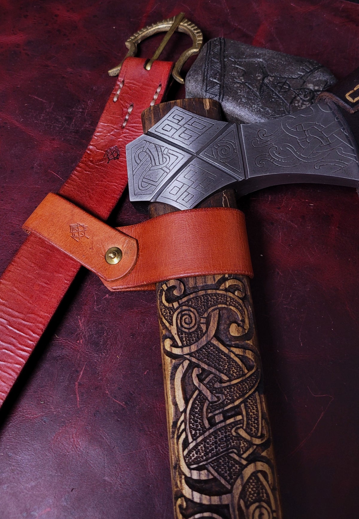 Merchect Leather Leather Axe/ Sword loop- Pivot type- Tan – White Raven Merchant