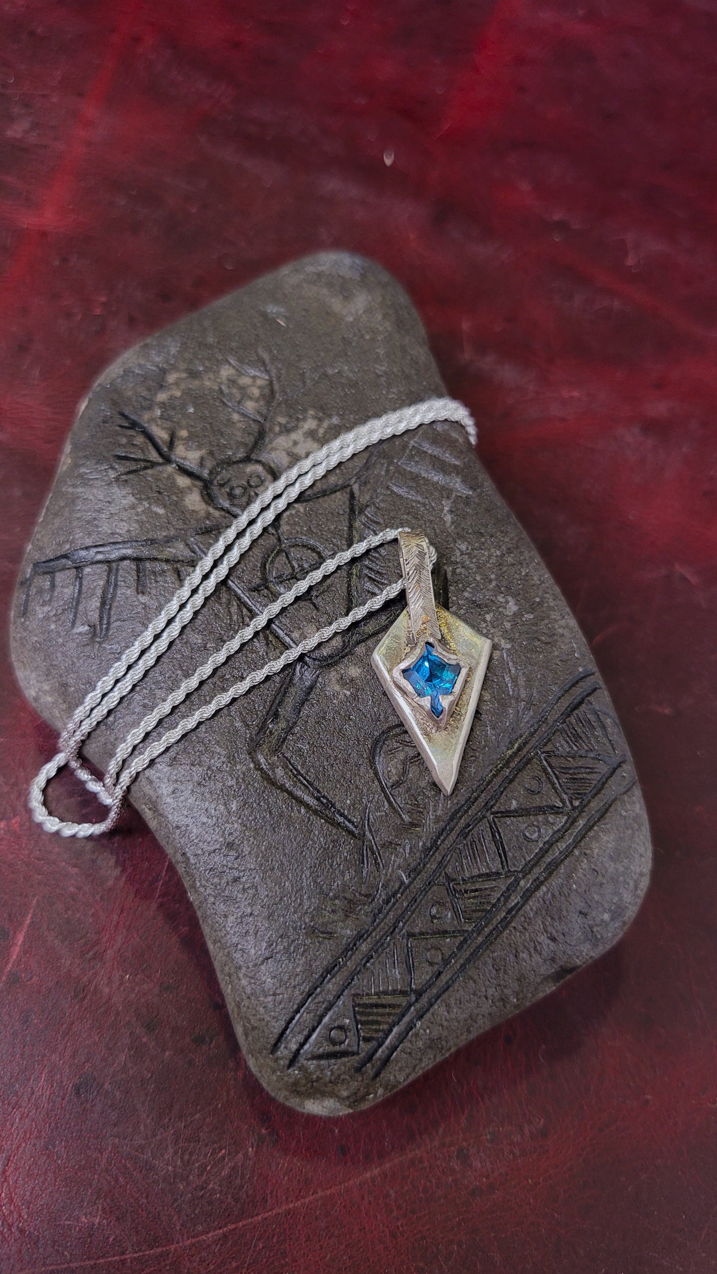 .925 Silver Spear Pendant -blue topaz