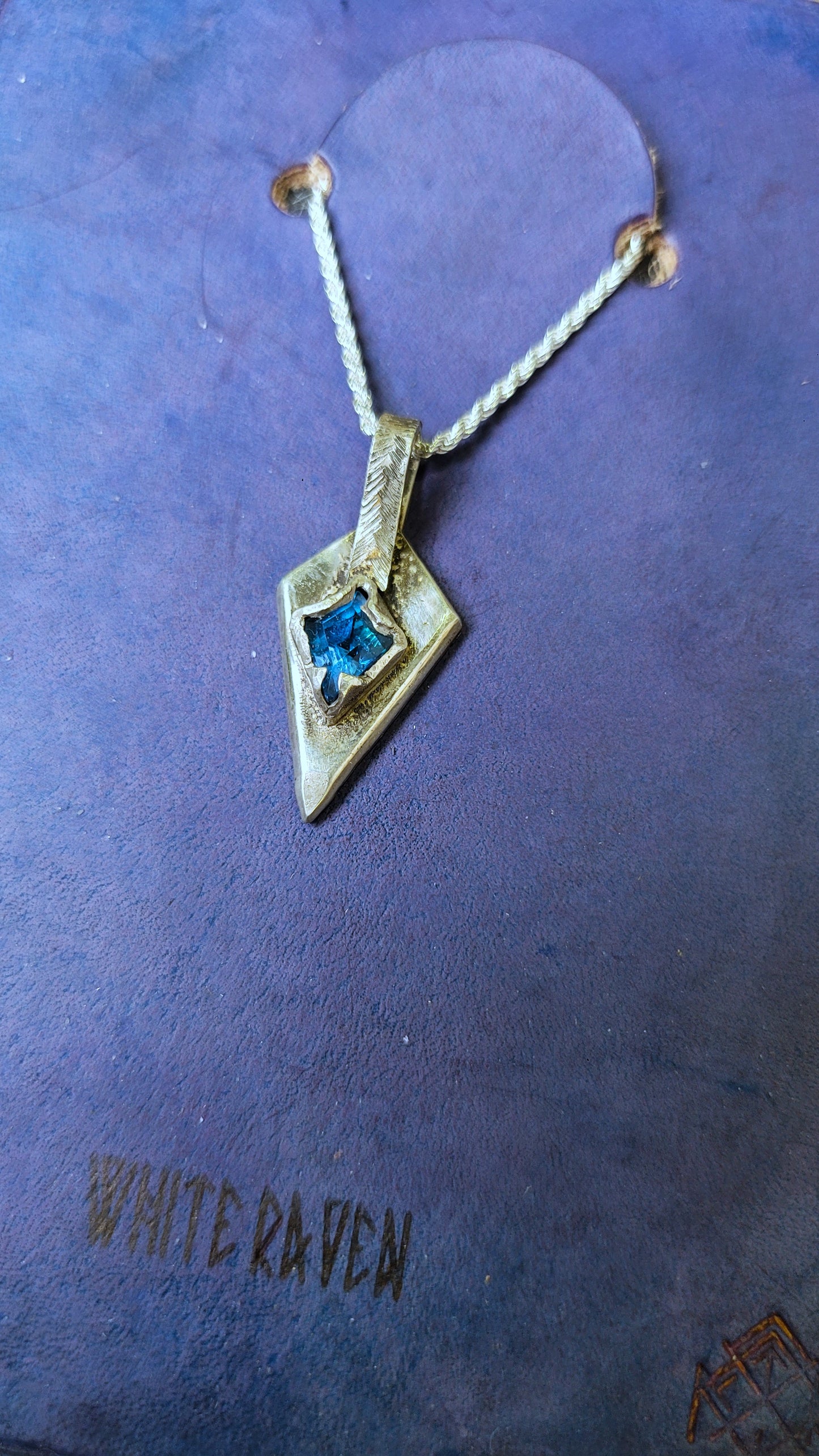 .925 Silver Spear Pendant -blue topaz
