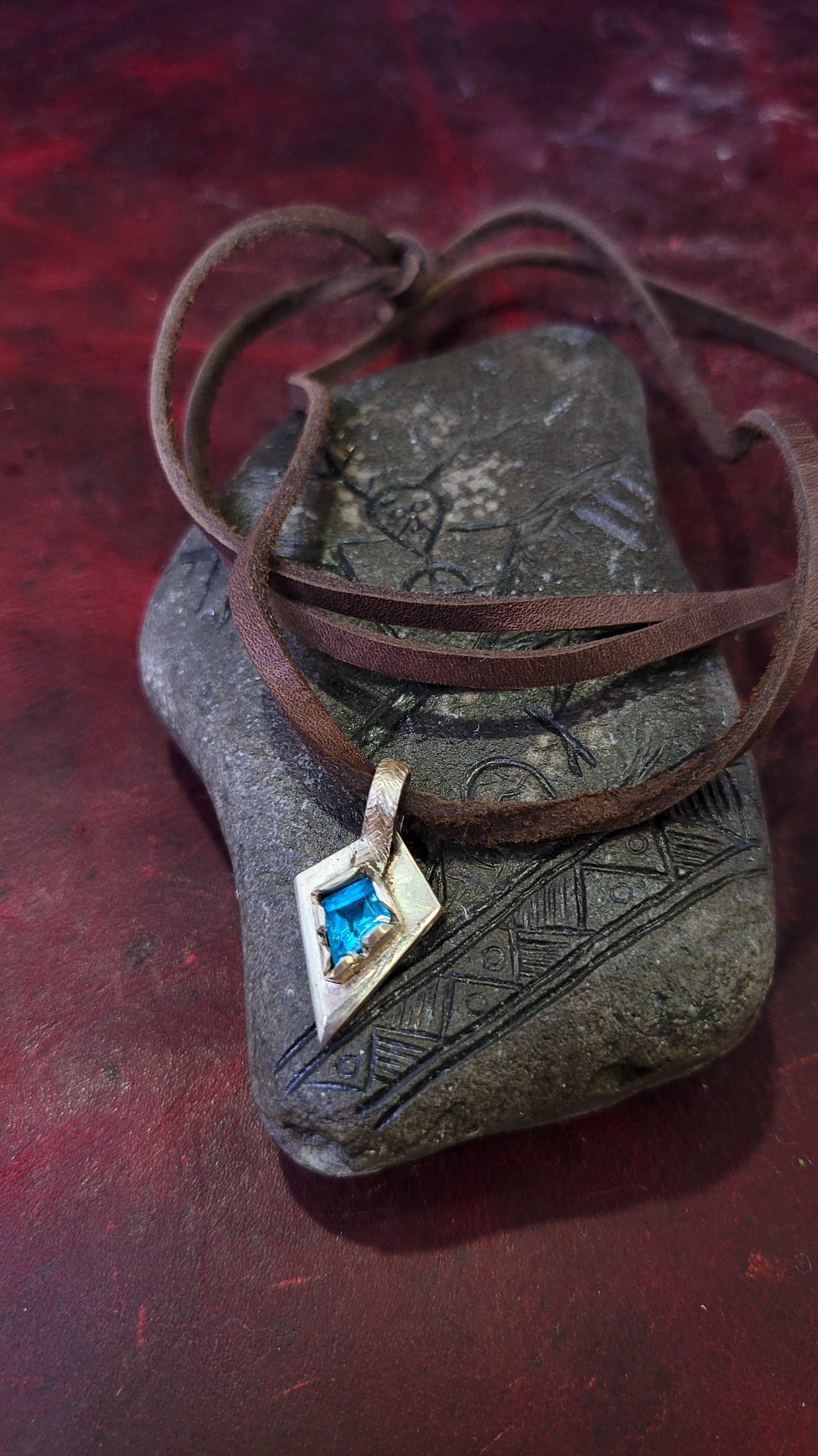 .925 Silver Spear Pendant -blue topaz- leather cord *chipped gem