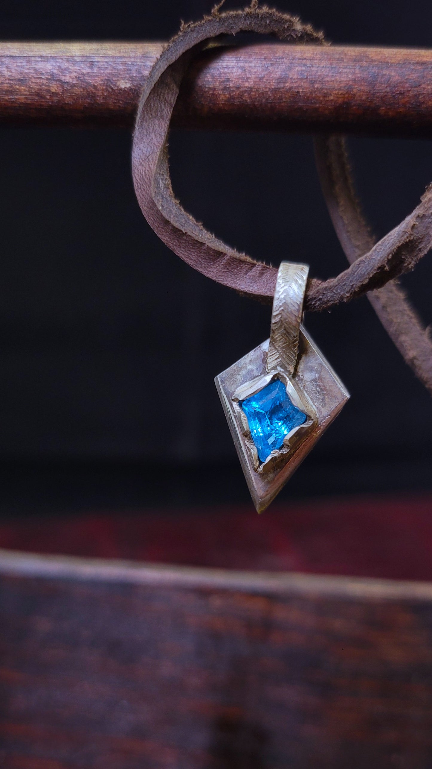 .925 Silver Spear Pendant -blue topaz- leather cord *chipped gem